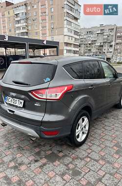 Внедорожник / Кроссовер Ford Escape 2015 в 