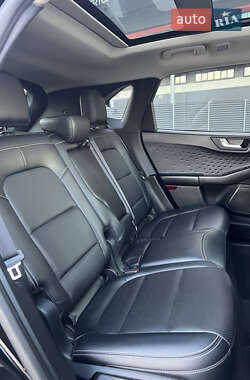 Внедорожник / Кроссовер Ford Escape 2020 в 