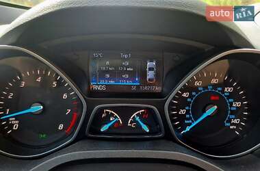 Внедорожник / Кроссовер Ford Escape 2016 в 