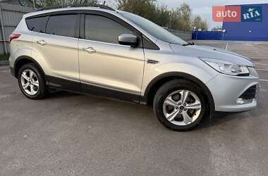 Позашляховик / Кросовер Ford Escape 2014 в 