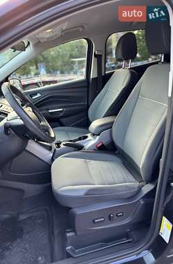 Внедорожник / Кроссовер Ford Escape 2014 в 