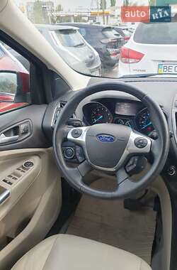 Внедорожник / Кроссовер Ford Escape 2014 в 