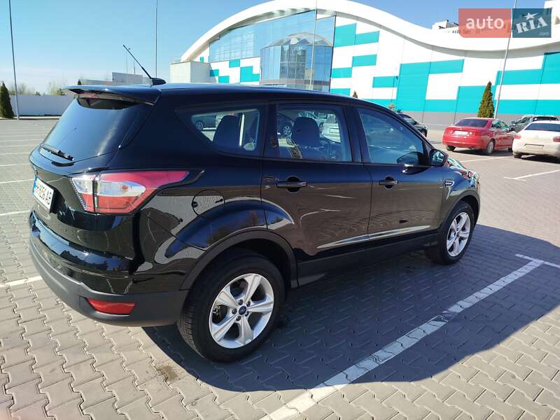 Внедорожник / Кроссовер Ford Escape 2017 в Южном