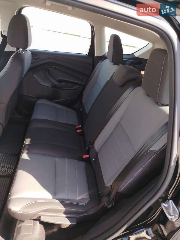 Внедорожник / Кроссовер Ford Escape 2017 в Южном