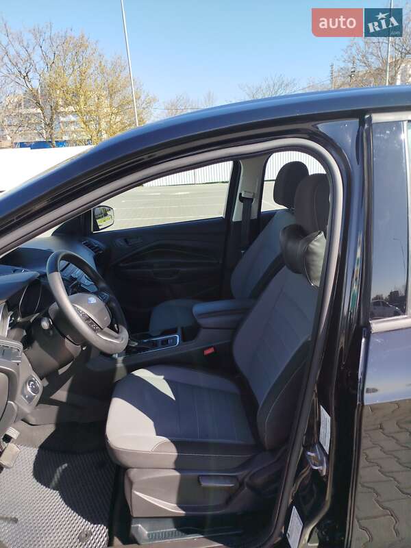 Внедорожник / Кроссовер Ford Escape 2017 в Южном