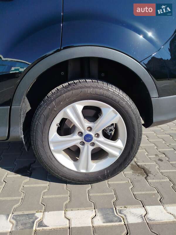 Внедорожник / Кроссовер Ford Escape 2017 в Южном