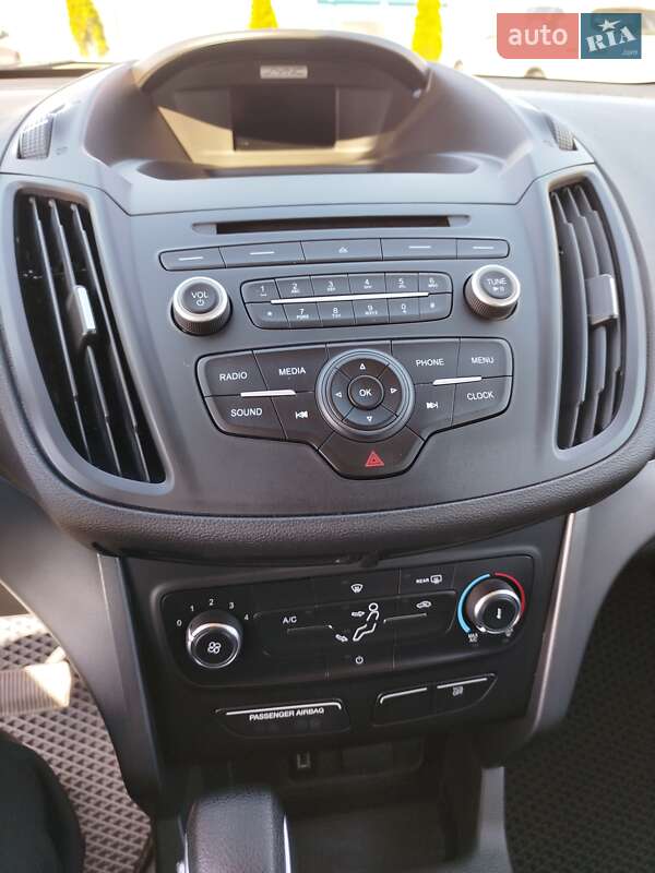 Внедорожник / Кроссовер Ford Escape 2017 в Южном