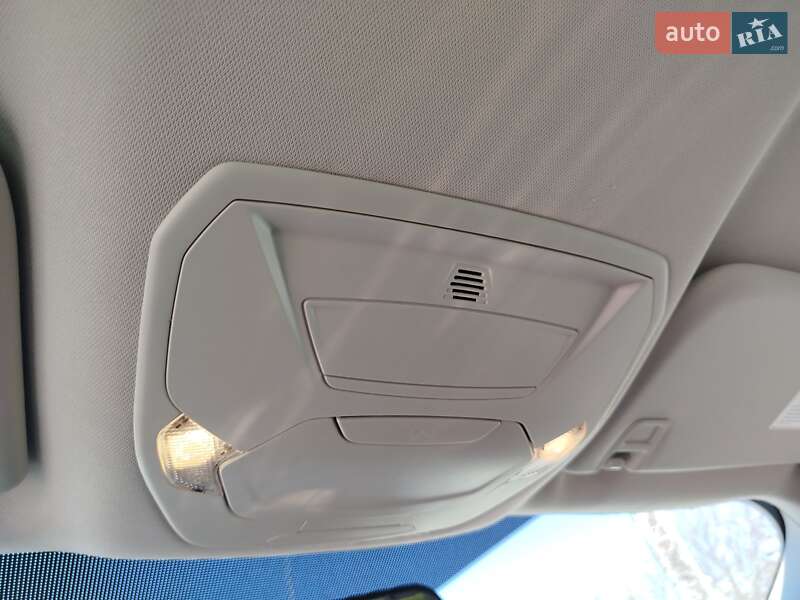 Внедорожник / Кроссовер Ford Escape 2017 в Южном