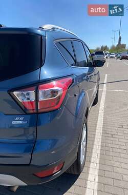 Внедорожник / Кроссовер Ford Escape 2018 в 