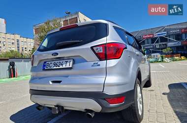 Внедорожник / Кроссовер Ford Escape 2019 в 