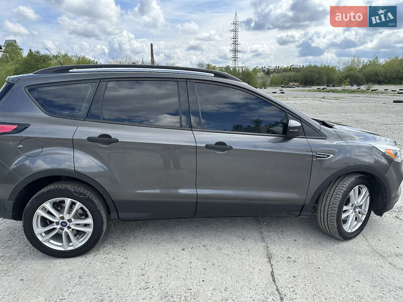Внедорожник / Кроссовер Ford Escape 2016 в Коломые