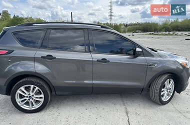Внедорожник / Кроссовер Ford Escape 2016 в 