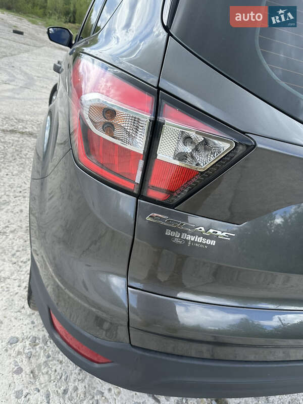 Внедорожник / Кроссовер Ford Escape 2016 в Коломые