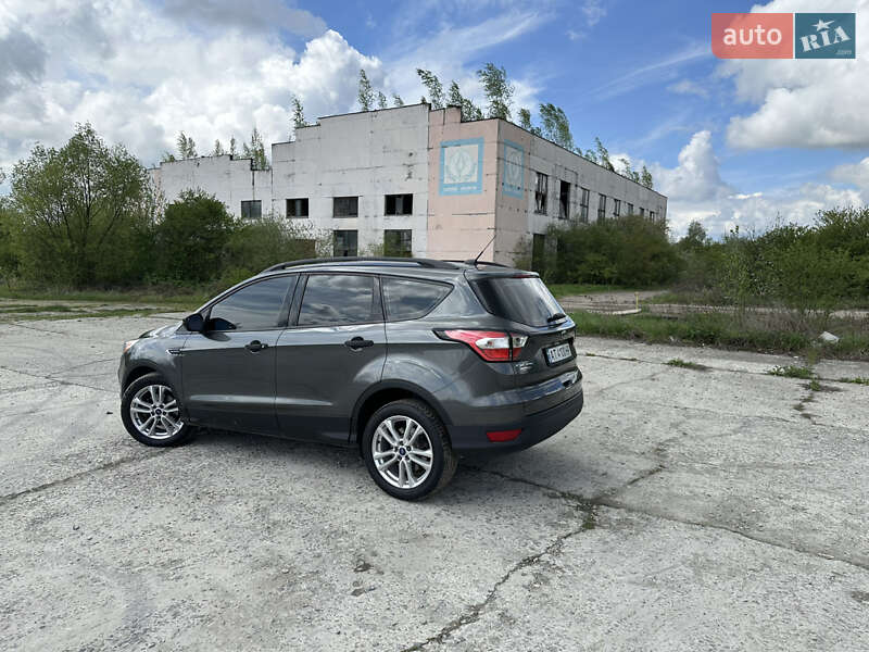 Внедорожник / Кроссовер Ford Escape 2016 в Коломые