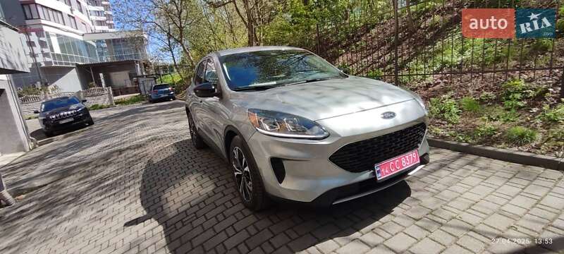 Внедорожник / Кроссовер Ford Escape 2022 в 