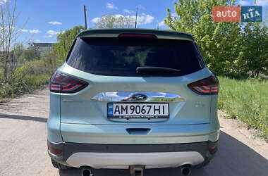 Внедорожник / Кроссовер Ford Escape 2013 в 