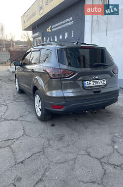Внедорожник / Кроссовер Ford Escape 2015 в 