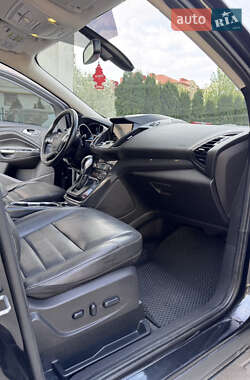 Внедорожник / Кроссовер Ford Escape 2015 в 