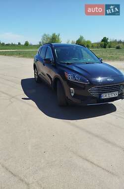 Внедорожник / Кроссовер Ford Escape 2020 в 