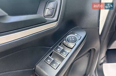 Внедорожник / Кроссовер Ford Escape 2022 в 