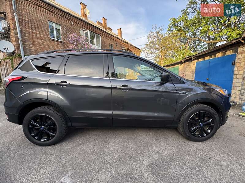 Внедорожник / Кроссовер Ford Escape 2018 в Киеве