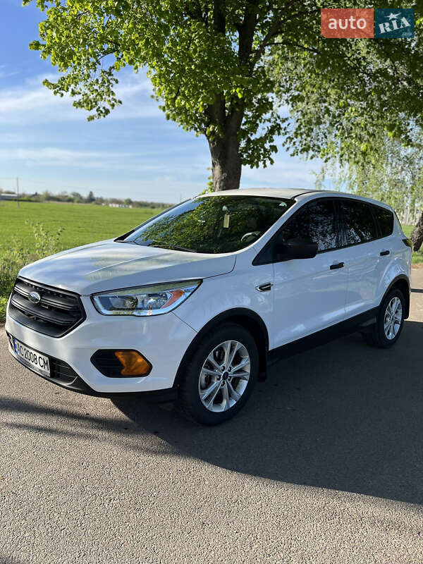 Позашляховик / Кросовер Ford Escape 2016 в 