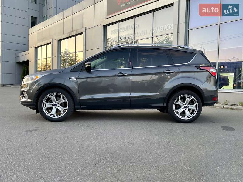 Внедорожник / Кроссовер Ford Escape 2017 в Киеве