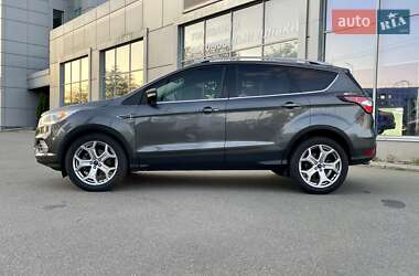 Внедорожник / Кроссовер Ford Escape 2017 в 