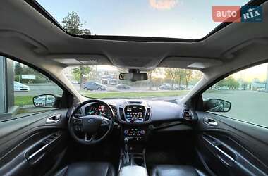Внедорожник / Кроссовер Ford Escape 2017 в 