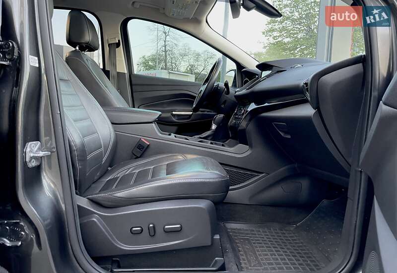 Внедорожник / Кроссовер Ford Escape 2017 в Киеве