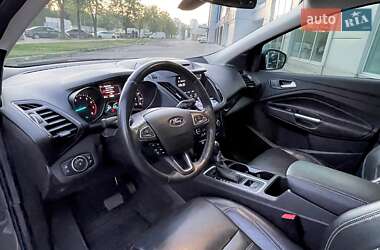 Внедорожник / Кроссовер Ford Escape 2017 в 
