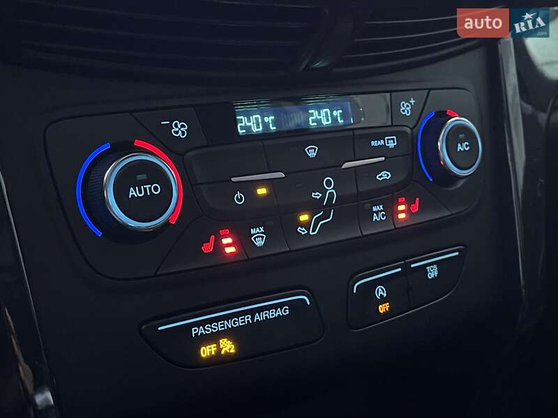 Внедорожник / Кроссовер Ford Escape 2017 в Киеве