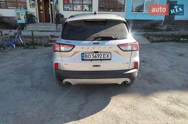 Внедорожник / Кроссовер Ford Escape 2019 в 