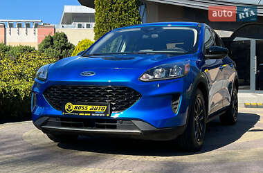 Позашляховик / Кросовер Ford Escape 2020 в 