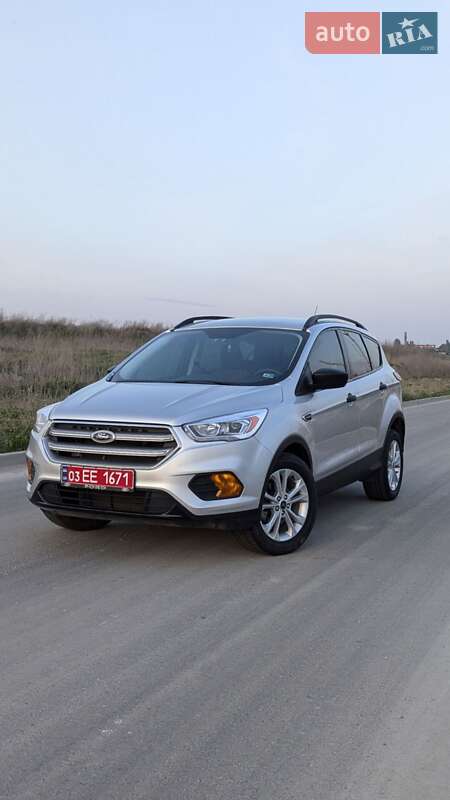 Внедорожник / Кроссовер Ford Escape 2018 в Ровно