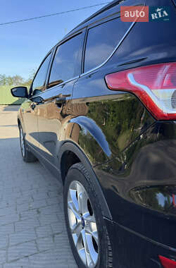 Внедорожник / Кроссовер Ford Escape 2012 в 