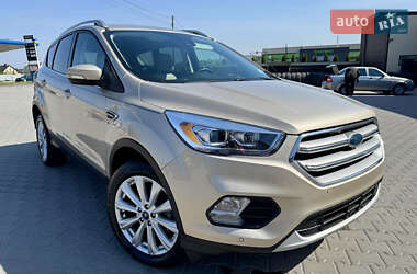 Внедорожник / Кроссовер Ford Escape 2017 в Каменец-Подольском