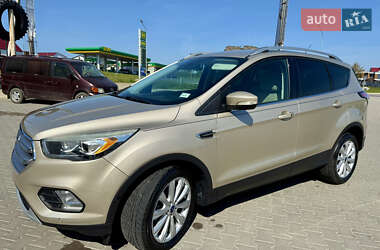 Позашляховик / Кросовер Ford Escape 2017 в 