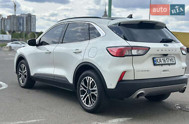 Внедорожник / Кроссовер Ford Escape 2021 в 