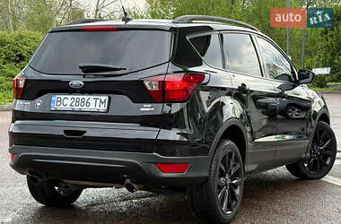 Позашляховик / Кросовер Ford Escape 2019 в 