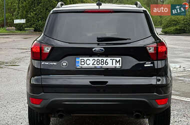 Позашляховик / Кросовер Ford Escape 2019 в 