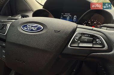 Позашляховик / Кросовер Ford Escape 2019 в 