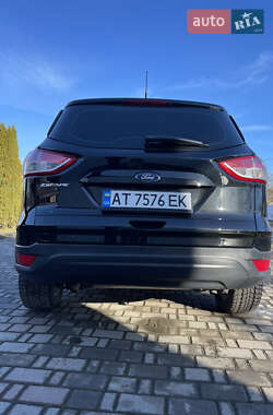 Позашляховик / Кросовер Ford Escape 2014 в 