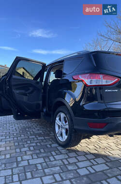 Позашляховик / Кросовер Ford Escape 2014 в 