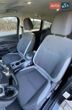 Позашляховик / Кросовер Ford Escape 2014 в 