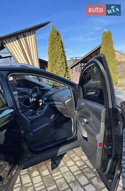 Позашляховик / Кросовер Ford Escape 2014 в 