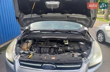 Внедорожник / Кроссовер Ford Escape 2016 в 