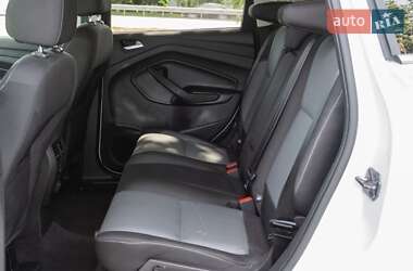 Внедорожник / Кроссовер Ford Escape 2016 в 
