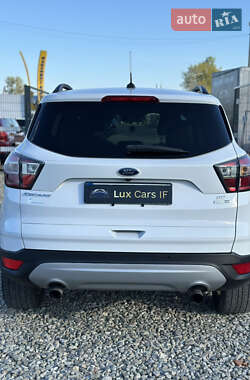 Внедорожник / Кроссовер Ford Escape 2016 в 