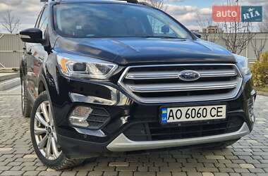Позашляховик / Кросовер Ford Escape 2018 в 